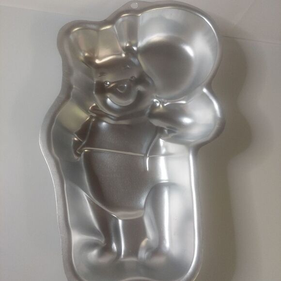 Wilton Winnie the Pooh aluminum cake pan. - Picture 5 of 6